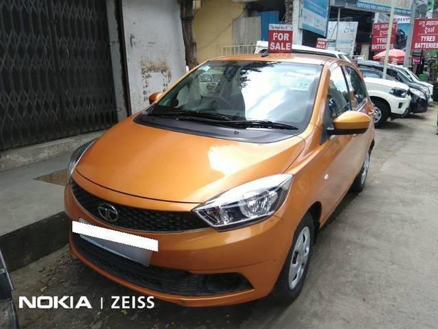 https://images10.gaadi.com/usedcar_image/4408207/original/3d5afb0563e026efee3e56dcf74e0750.jpg?imwidth=6402