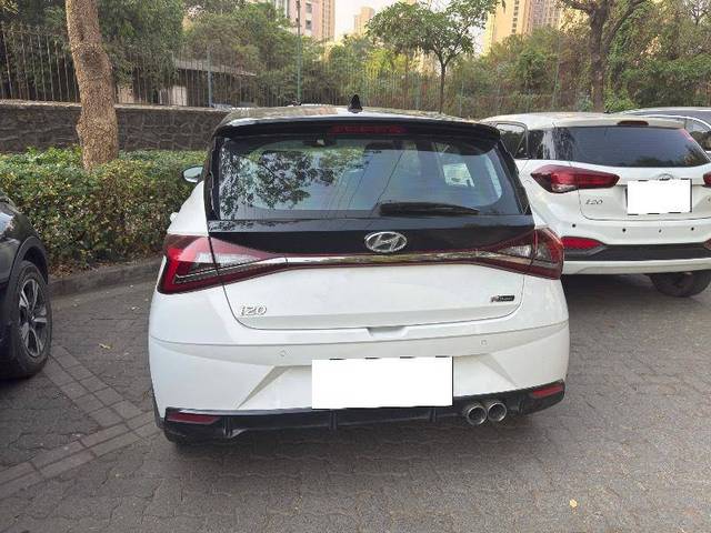 https://images10.gaadi.com/usedcar_image/4408249/original/8c20aee061907c034a6cba04026ea82e.jpeg?imwidth=6401