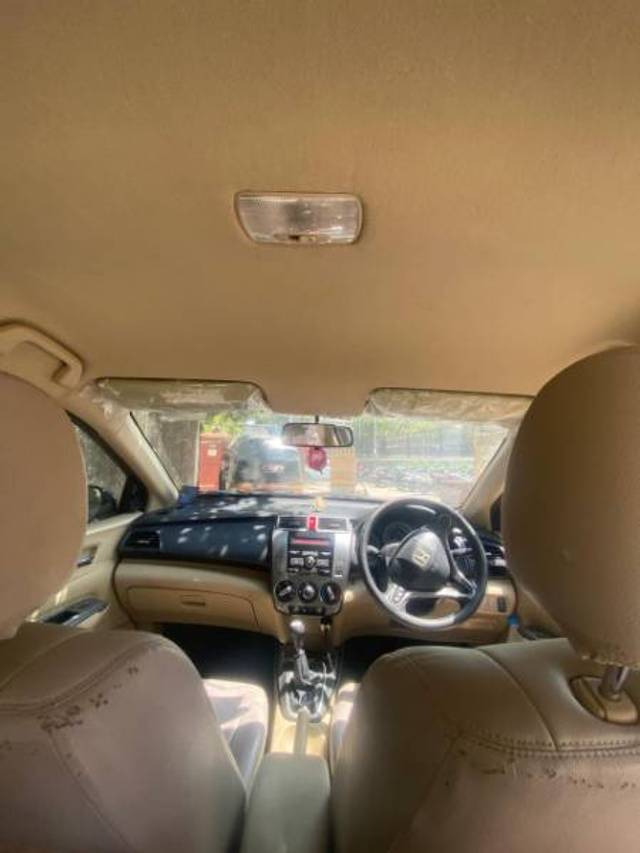 https://images10.gaadi.com/usedcar_image/4408294/original/b28dd3cb07d6ae94a3b81ab4b2f9647c.jpeg?imwidth=6402