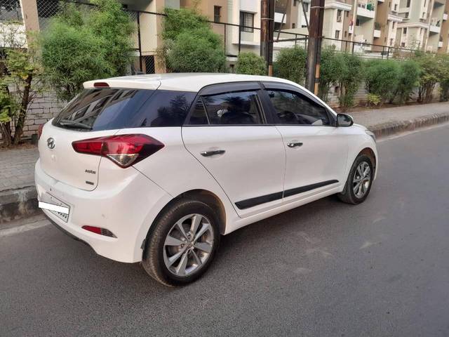 https://images10.gaadi.com/usedcar_image/4408330/original/processed_4748269e4e5b6a667d5383b8f2e38557.jpg?imwidth=6401