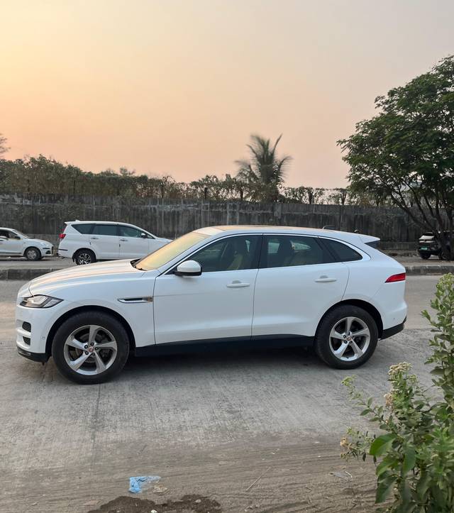 https://images10.gaadi.com/usedcar_image/4408335/original/2fb6d78f16f6612391aa8cd82bc99cdc.jpeg?imwidth=6401