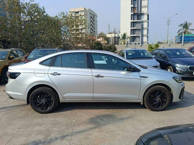 https://images10.gaadi.com/usedcar_image/4408352/original/processed_c37569863346d99e3a7d4ba1a4b16cb2.jpg?imwidth=6401