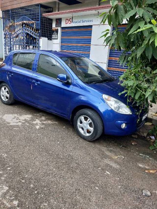 https://images10.gaadi.com/usedcar_image/4408359/original/b85c1727556146691beeca982b6fcce1.jpg?imwidth=6401
