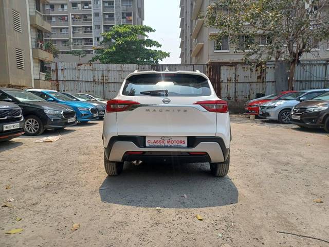 https://images10.gaadi.com/usedcar_image/4408366/original/processed_9b208667f3b58461fb88172ef1be5ee9.jpeg?imwidth=6402