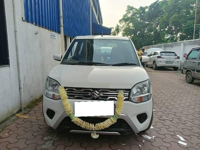 https://images10.gaadi.com/usedcar_image/4408403/original/processed_87901716-f1a4-4308-9e5d-2c8c02acf38d.jpg?imwidth=6400