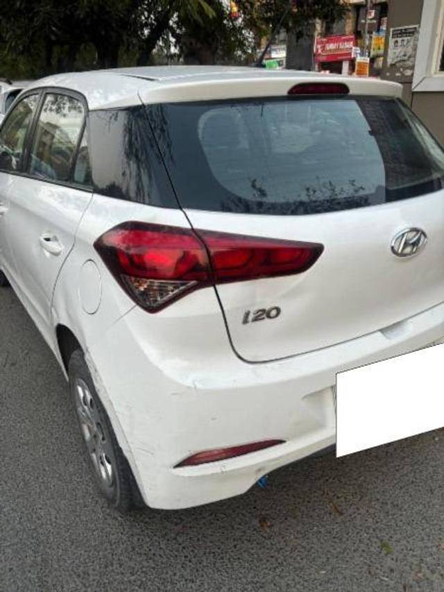 https://images10.gaadi.com/usedcar_image/4408417/original/c94f1a55c83b2b1c136bf53420e6cd1c.jpeg?imwidth=6401