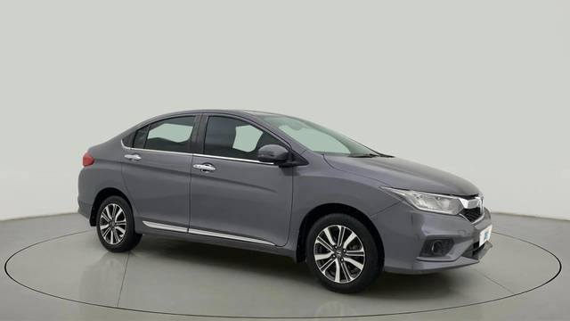 https://images10.gaadi.com/usedcar_image/4408432/original/c1f0b979b11bfc75ac7ee677b4ff35c1.jpg?imwidth=6400