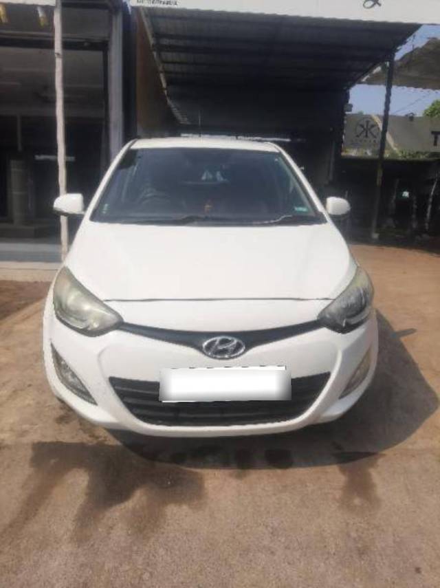 https://images10.gaadi.com/usedcar_image/4408451/original/processed_processed_a165ddcd-f38f-4844-8fab-e5d8efb4d83f.jpg?imwidth=6400