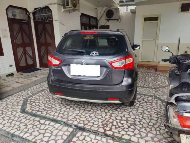 https://images10.gaadi.com/usedcar_image/4408502/original/processed_3212cfcf-f810-4d03-8141-a0a8e1f6eb2e.jpg?imwidth=6402