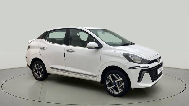 https://images10.gaadi.com/usedcar_image/4408618/original/75feb8b54bdedcc7d0eb7b8ecd243125.jpg?imwidth=6400