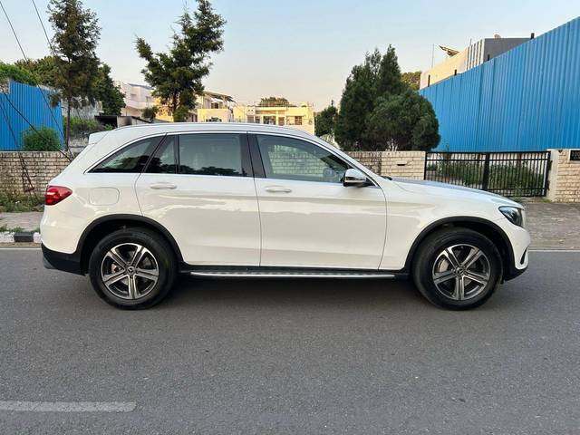 https://images10.gaadi.com/usedcar_image/4408638/original/processed_2e00bf546170fb302b36671f71601ba0.jpg?imwidth=6401