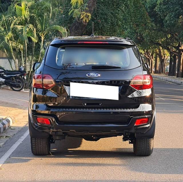 https://images10.gaadi.com/usedcar_image/4408647/original/processed_e2c838dd375ad33ae1b935be0d24b06f.jpg?imwidth=6402