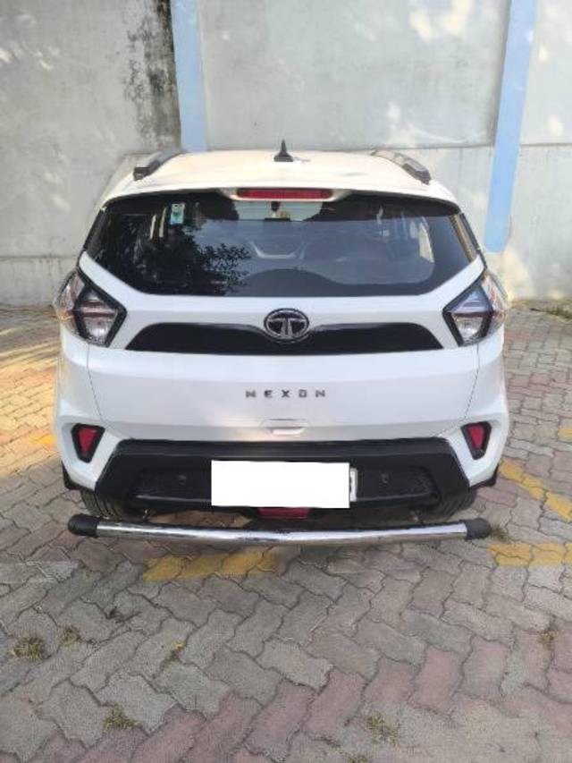 https://images10.gaadi.com/usedcar_image/4408760/original/processed_5d601477-8729-4a91-beed-9bac65150ab7.jpg?imwidth=6402