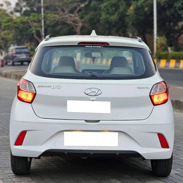 https://images10.gaadi.com/usedcar_image/4408832/original/processed_9b45a9625e069b6a6d552e7de8f13a01.jpg?imwidth=6401