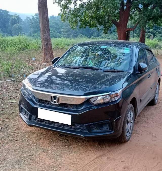 https://images10.gaadi.com/usedcar_image/4408878/original/processed_29d1f6ab-f648-4236-9abe-e34122c34c85.jpg?imwidth=6402