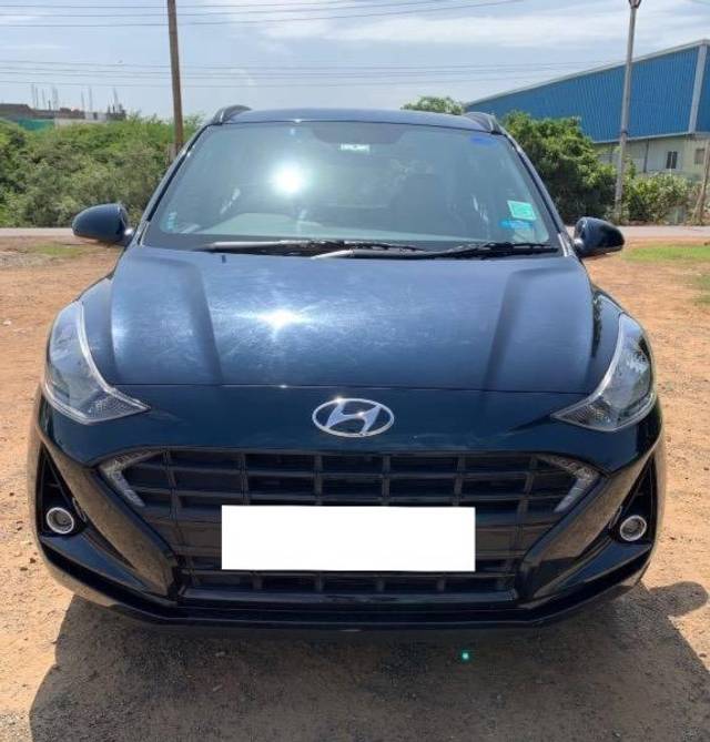 https://images10.gaadi.com/usedcar_image/4408931/original/processed_b8d74d56-ba91-40d5-b585-9244ab315b3a.jpeg?imwidth=6400