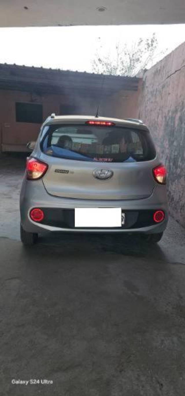 https://images10.gaadi.com/usedcar_image/4408953/original/processed_13974ad6-dde8-4c84-8ed6-997dd57766d9.jpg?imwidth=6401