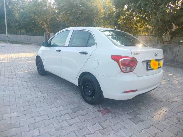 https://images10.gaadi.com/usedcar_image/4409004/original/processed_16e58be6-5b04-4ae1-9ea3-e614af68d0e4.jpg?imwidth=6402