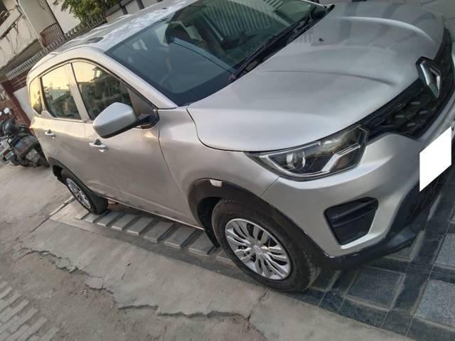 https://images10.gaadi.com/usedcar_image/4409058/original/processed_81176f897165bff402b2445b1386f567.jpg?imwidth=6400