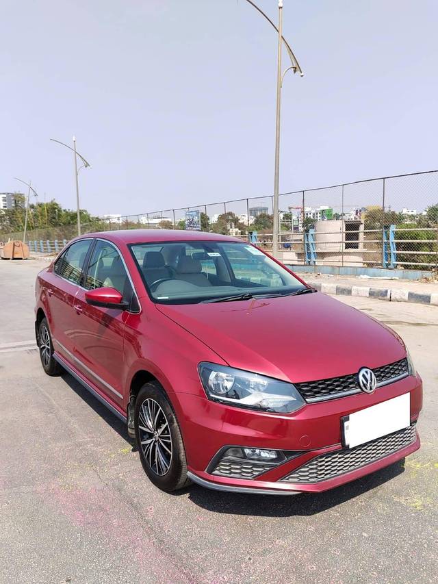 https://images10.gaadi.com/usedcar_image/4409072/original/processed_dacb3ef7bf962727acdfb8077137db6e.jpg?imwidth=6400