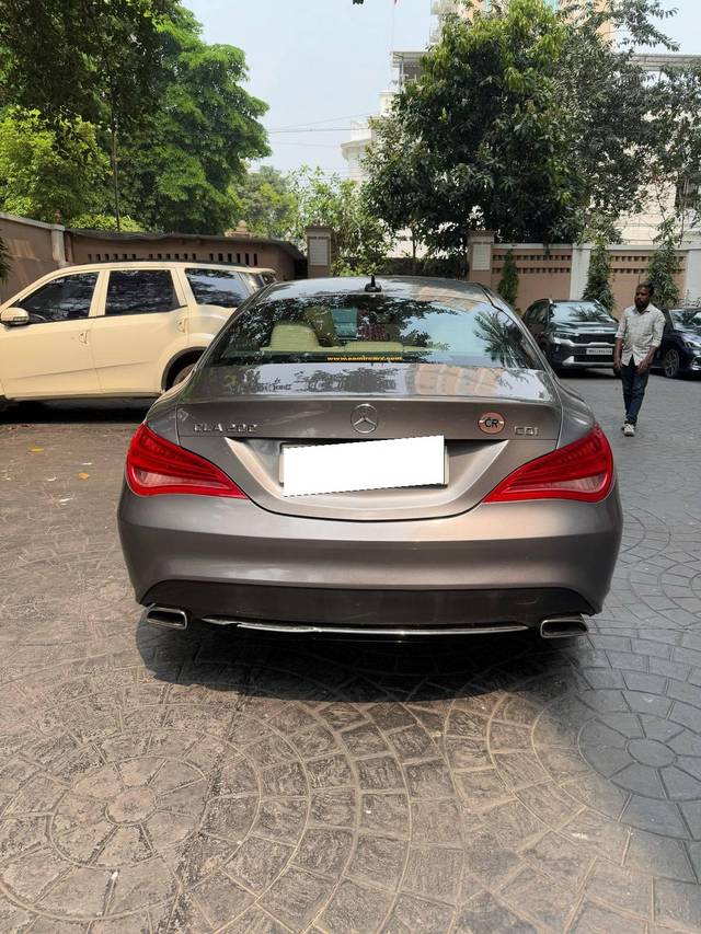 https://images10.gaadi.com/usedcar_image/4409095/original/processed_218b198a6b4251705370e86e33a39a47.jpg?imwidth=6402