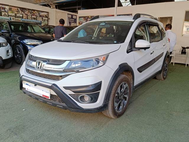 https://images10.gaadi.com/usedcar_image/4409131/original/processed_1286539c795e3129fa9c9df757a0774b.jpg?imwidth=6402