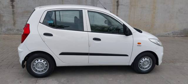 https://images10.gaadi.com/usedcar_image/4409139/original/85bb241d94ba412eb416bfd7cbe319d2.jpg?imwidth=6401