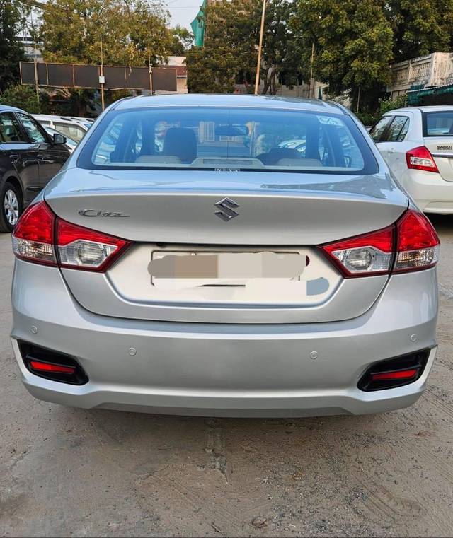 https://images10.gaadi.com/usedcar_image/4409145/original/processed_9bcf4cf6f02122bbcc63f309e099cf97.jpg?imwidth=6402