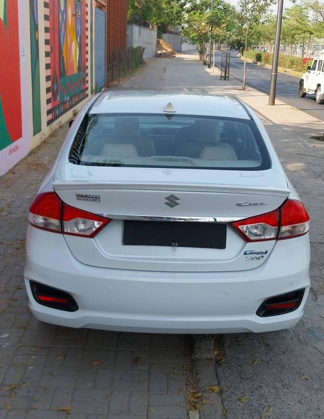 https://images10.gaadi.com/usedcar_image/4409182/original/processed_be57fa7f384eb21a3d63538db37a8239.jpg?imwidth=6401