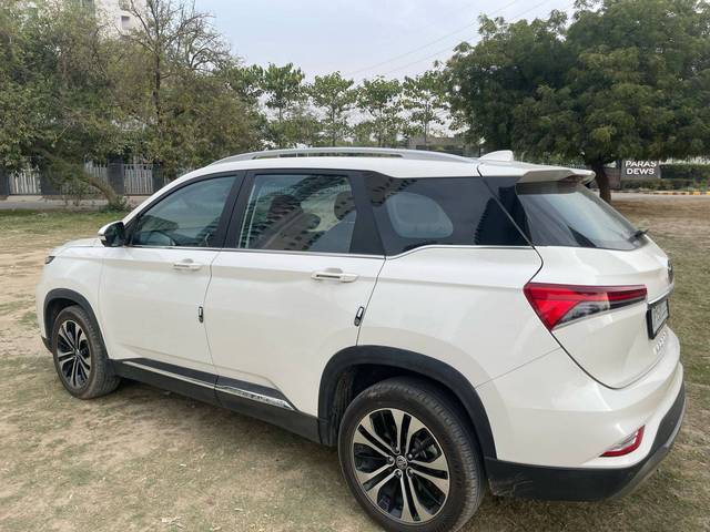 https://images10.gaadi.com/usedcar_image/4409221/original/8790edf405459bf85a1a882d1c7b2600.jpg?imwidth=6401