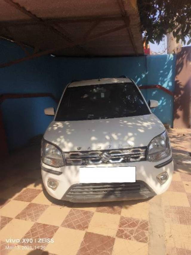 https://images10.gaadi.com/usedcar_image/4409237/original/processed_a0e34857-61e4-4f6e-8dae-5b7705582ffe.jpg?imwidth=6400