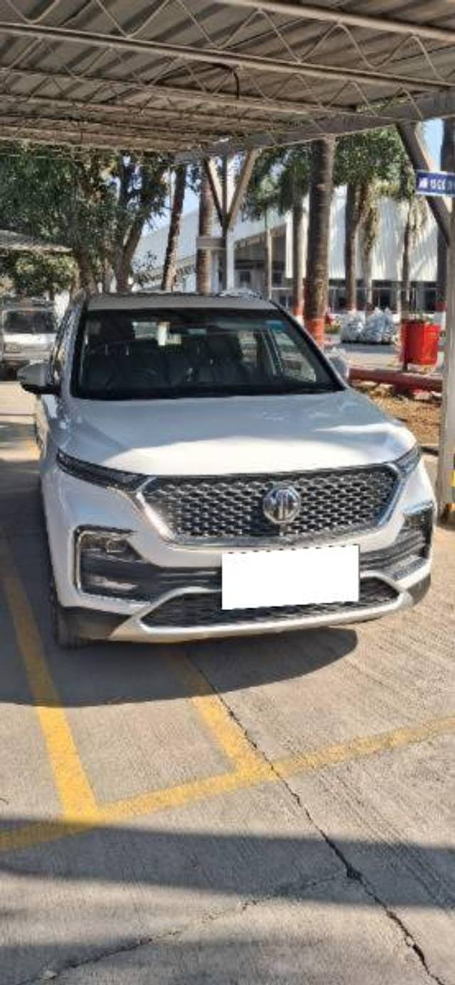 https://images10.gaadi.com/usedcar_image/4409252/original/processed_416aa6b4-48f1-4e1a-87bf-834625ef60d4.jpg?imwidth=6402