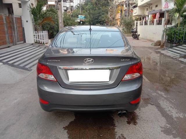 https://images10.gaadi.com/usedcar_image/4409267/original/processed_dd4a9bfeafafdebb084840446cbe7262.jpg?imwidth=6401