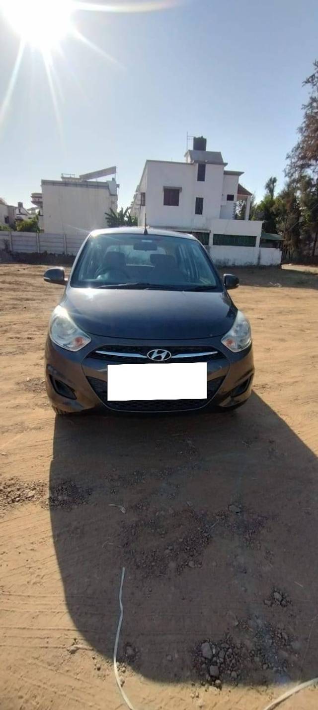 https://images10.gaadi.com/usedcar_image/4409291/original/processed_26ec17422455af9d774cdbf927eb87cf.jpg?imwidth=6402