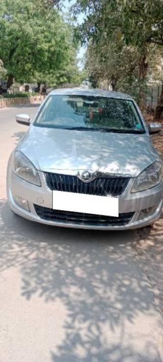 Skoda Rapid 2014-2016 Skoda Rapid 1.6 MPI Ambition With Alloy Wheel