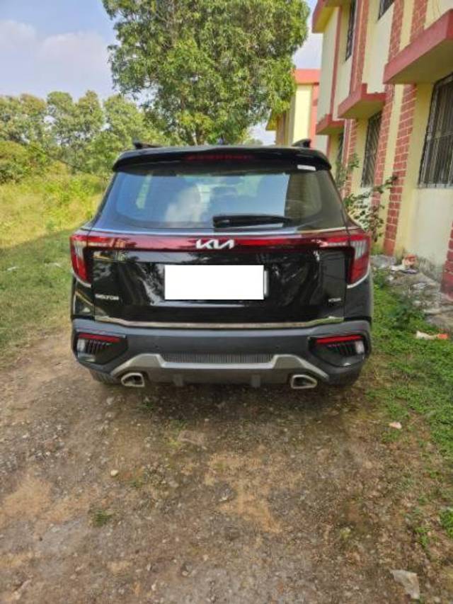 https://images10.gaadi.com/usedcar_image/4409547/original/processed_3806d0ec-1344-4ef3-94a7-8865a2d44520.jpg?imwidth=6401