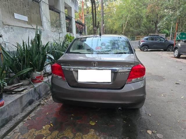 https://images10.gaadi.com/usedcar_image/4409653/original/b27579a5e115766ec9184c8c8b83d1c8.jpg?imwidth=6401