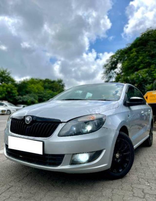 https://images10.gaadi.com/usedcar_image/4409661/original/ddd118e0ceeaf083072c619c81862176.jpg?imwidth=6400