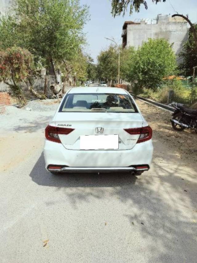 https://images10.gaadi.com/usedcar_image/4409673/original/processed_8d0229a7-fb4b-4801-9f8d-9828275562a1.jpg?imwidth=6401