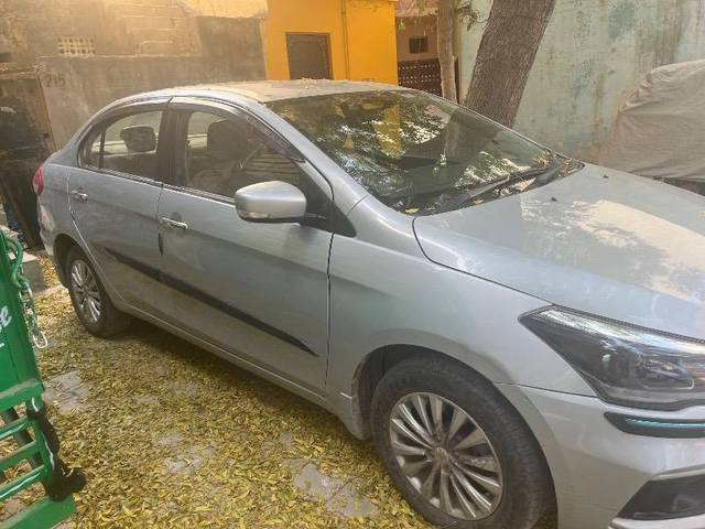 https://images10.gaadi.com/usedcar_image/4409785/original/808fc4acf466e89a7533d272a0a2d328.jpeg?imwidth=6402