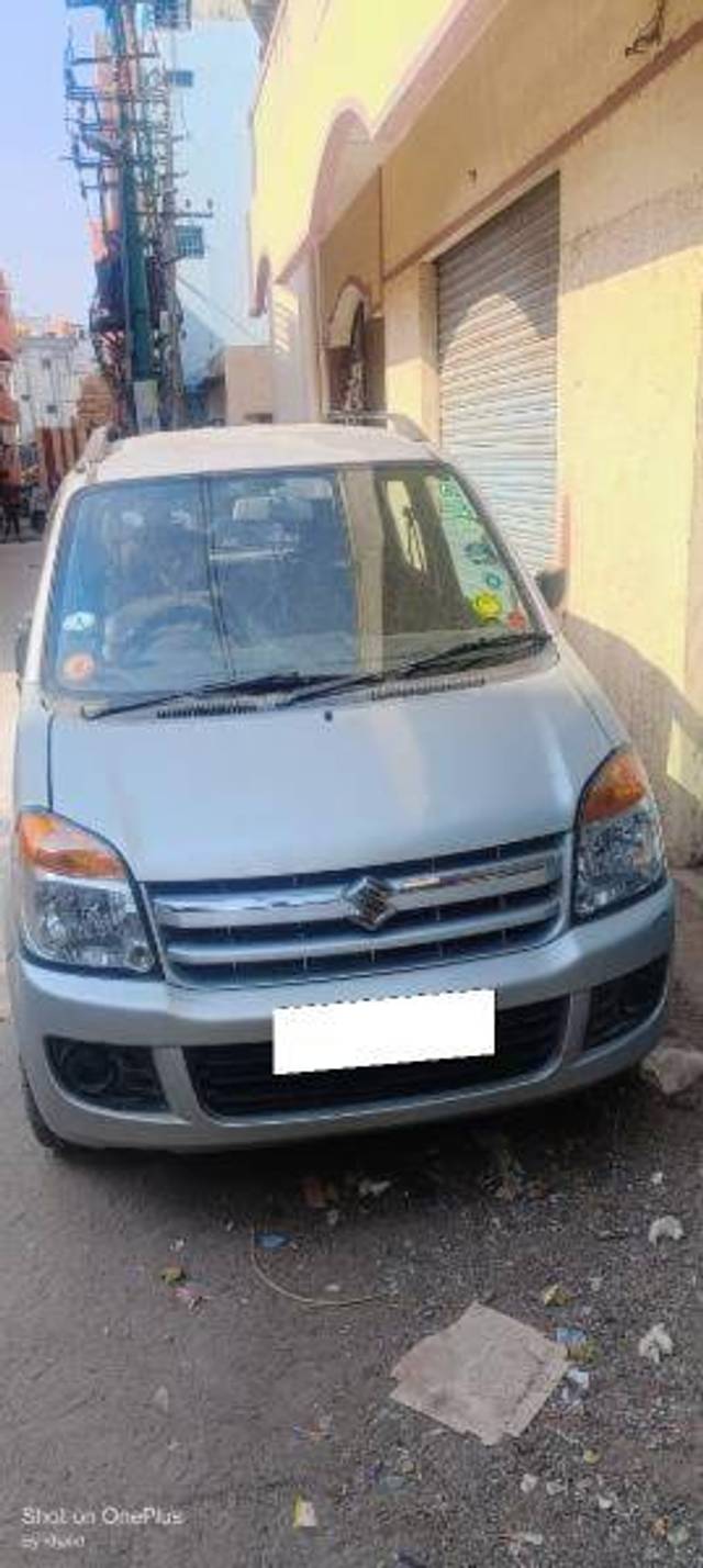 https://images10.gaadi.com/usedcar_image/4409825/original/882737f33e124b9e611951cb85b9a415.jpg?imwidth=6400