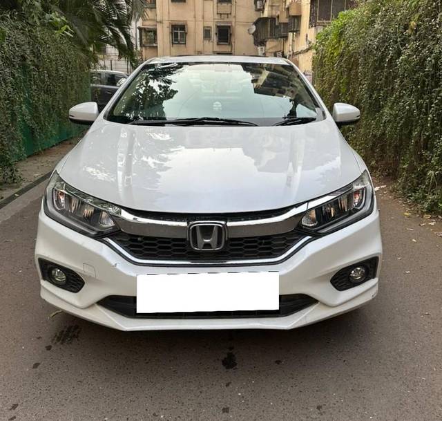 https://images10.gaadi.com/usedcar_image/4409835/original/processed_0d363810d8a3bf5bbbb2cf9d71289a4a.jpeg?imwidth=6402