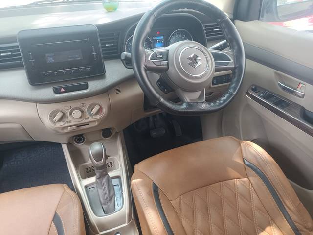 https://images10.gaadi.com/usedcar_image/4409947/original/af56f037cc6b2ea045cdc1d64a5a8319.jpg?imwidth=6402