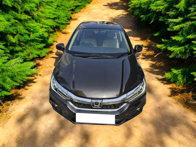 https://images10.gaadi.com/usedcar_image/4410058/original/processed_01577fe21c1b35e117e202e5e58b51d0.jpeg?imwidth=6400