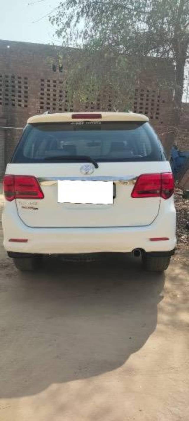 https://images10.gaadi.com/usedcar_image/4410210/original/processed_9d99e1d5-ffdb-4e13-b0db-4adb2418baa4.jpeg?imwidth=6400