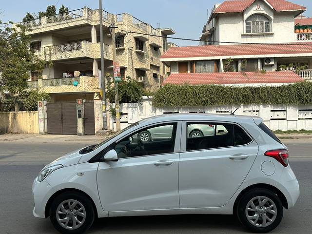 https://images10.gaadi.com/usedcar_image/4410230/original/e45406a05cb9be41effdc05c0a1d8d5d.jpg?imwidth=6402