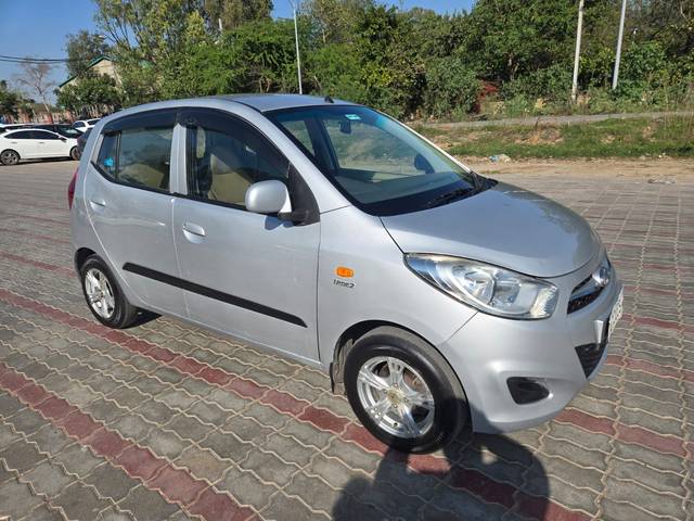 https://images10.gaadi.com/usedcar_image/4410247/original/22ad69c3d08ce4d3edbda32091d80e51.jpg?imwidth=6401