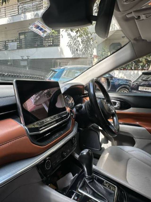 https://images10.gaadi.com/usedcar_image/4410369/original/34da247565103aaba7996fdcedf05e4a.jpeg?imwidth=6401