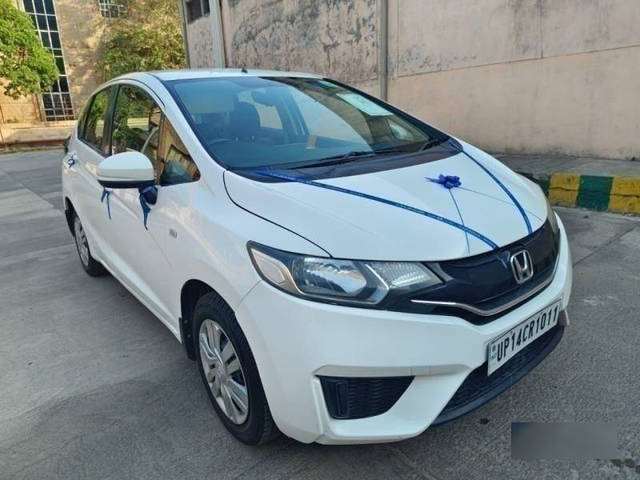 https://images10.gaadi.com/usedcar_image/4410376/original/4fd87dba4a69be431d71c12f5446a266.jpg?imwidth=6400