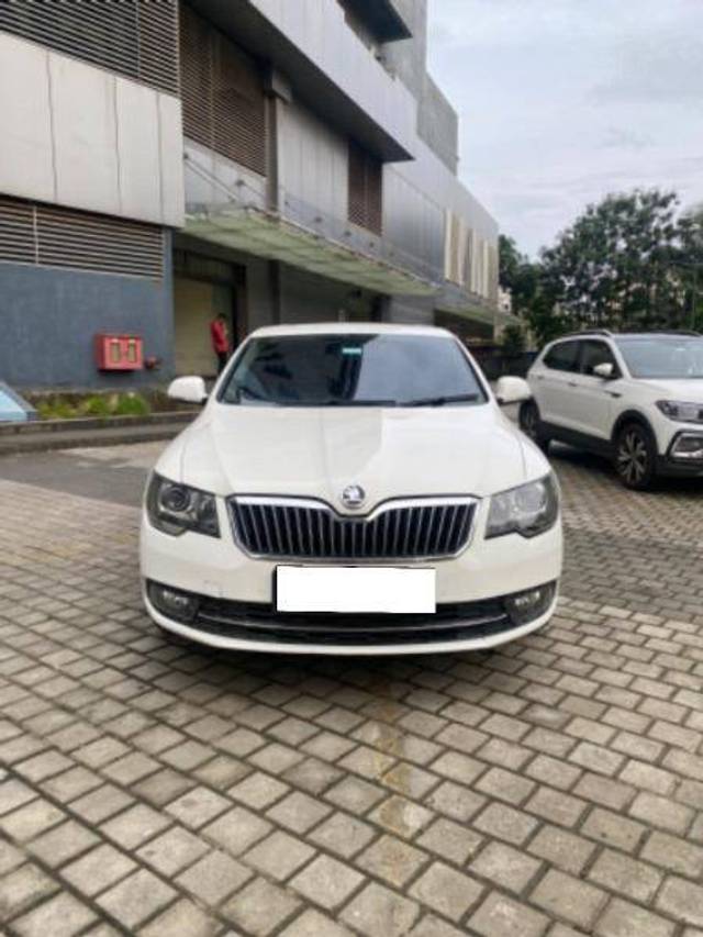 https://images10.gaadi.com/usedcar_image/4410428/original/71cda940fdf822b2a66cbf1e1ead7a7d.jpeg?imwidth=6400